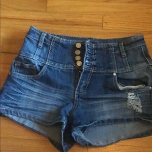 Size 9 Rue 21 High-waisted jean shorts